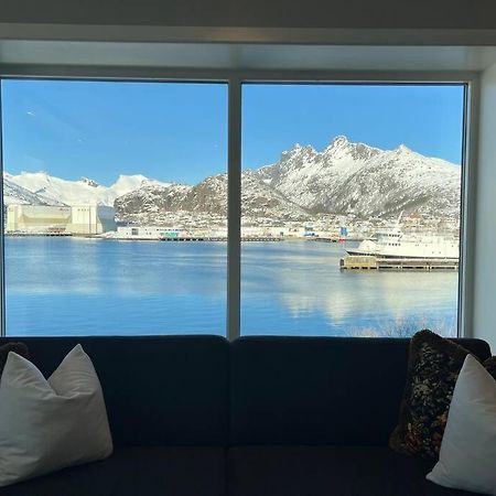 Sentrumsnaer Leilighet Med Utsikt Svolvaer Exterior photo